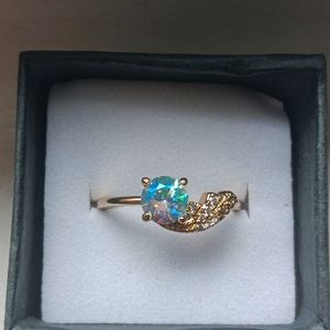 Beautiful Topaz CZ Diamond Ring (Size 7)